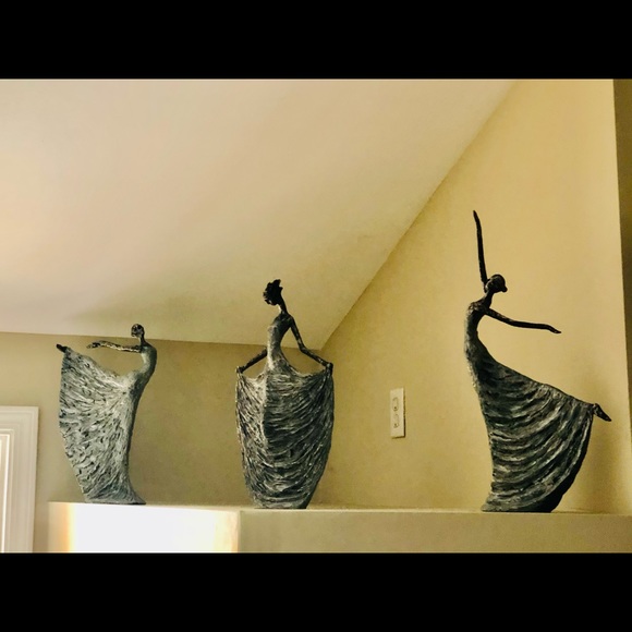 The Full Set of 3 Dancers Decorative Figurines - Picture 6 of 16